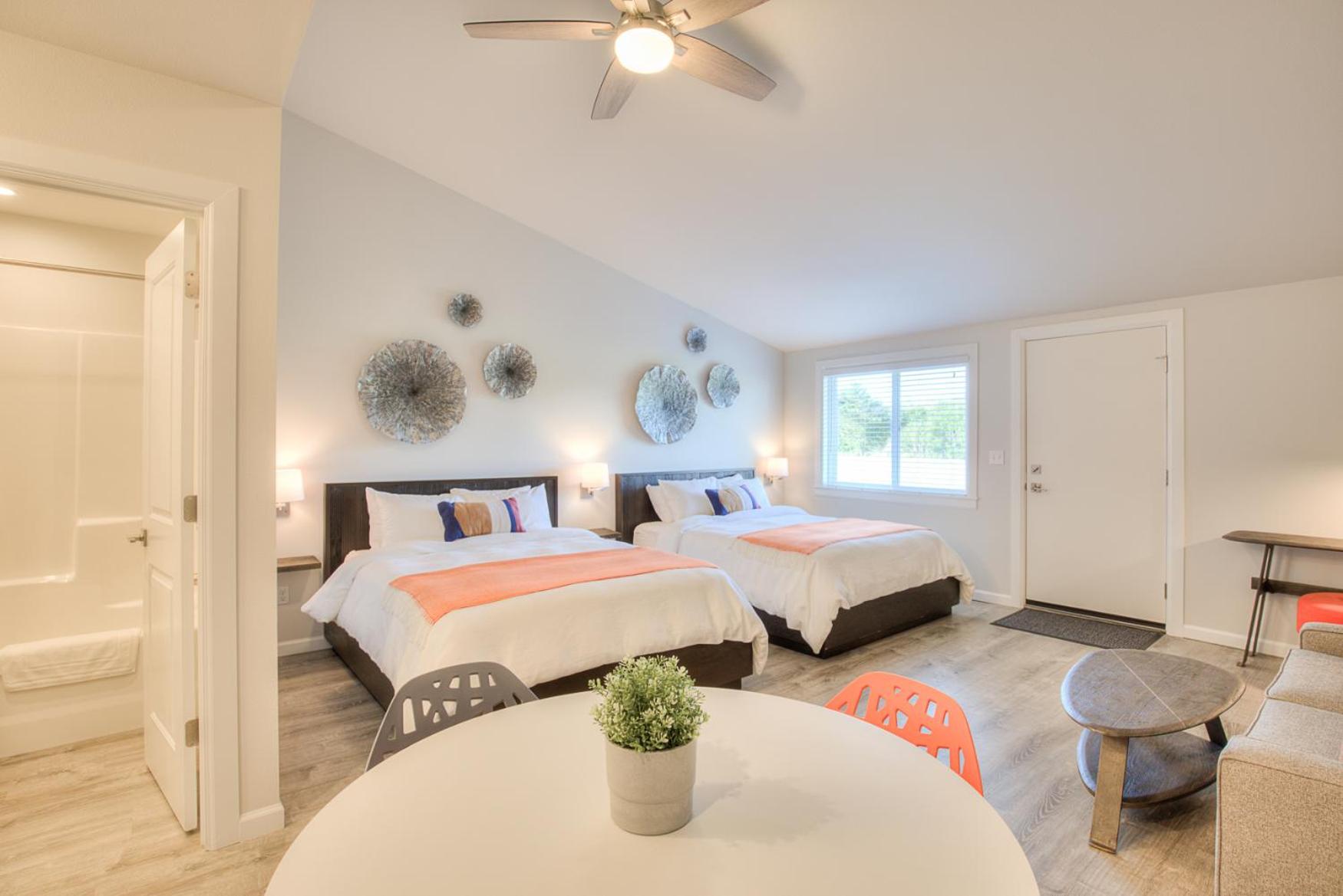 Queen Suite with Two Queen Beds photo 1
