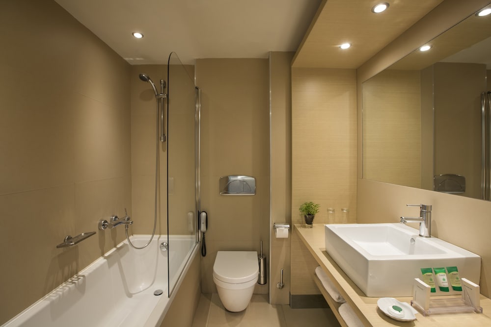 Cool Room with Sharing pool