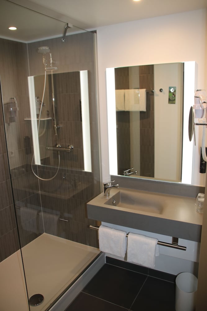 Standard Room, 2 Twin Beds - Photo 2