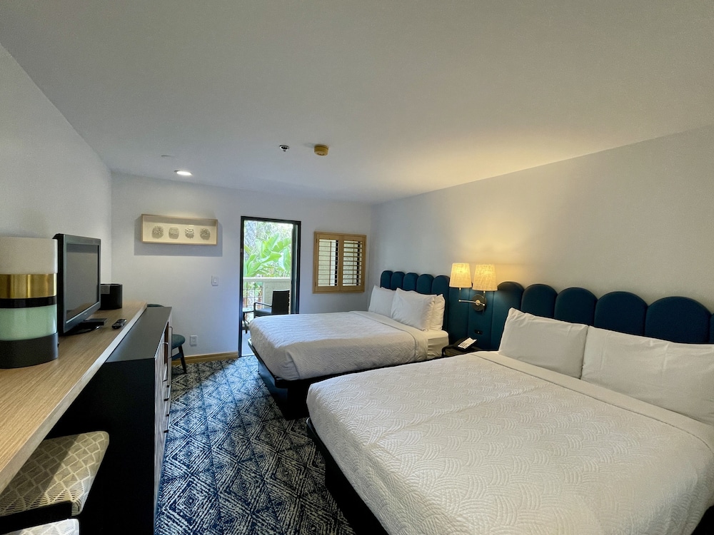 Room, 2 Queen Beds - Photo 2