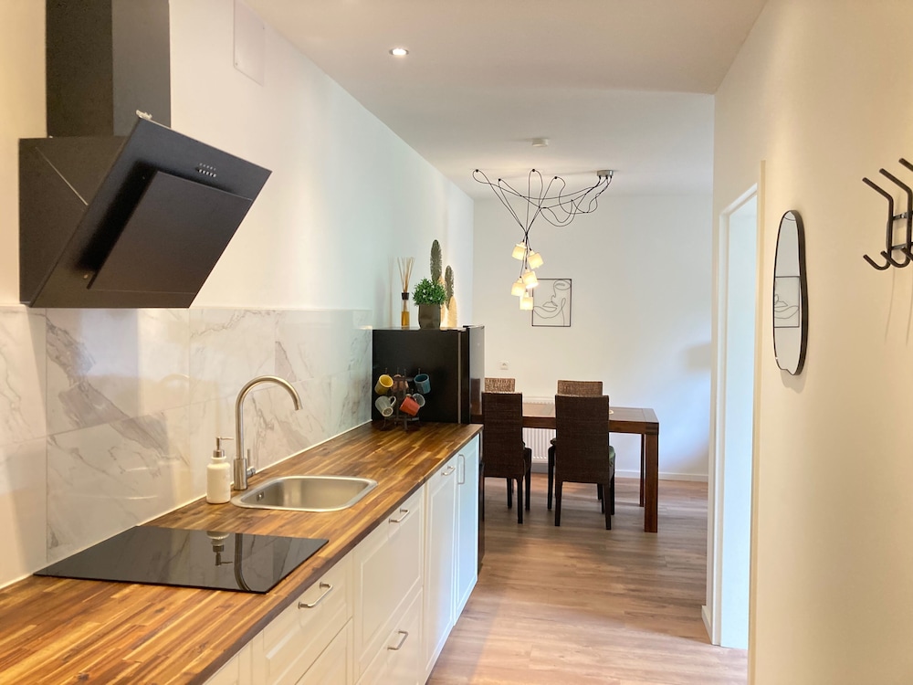 Deluxe Apartment, 2 Bedrooms, Lake View, Mountainside