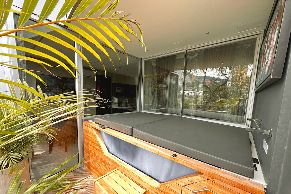 3-Bedroom apartment with hot tub on the balcony - Photo 7