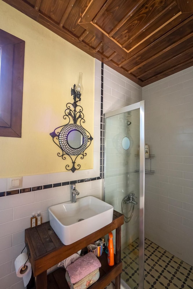 Traditional Room, Non Smoking photo 1