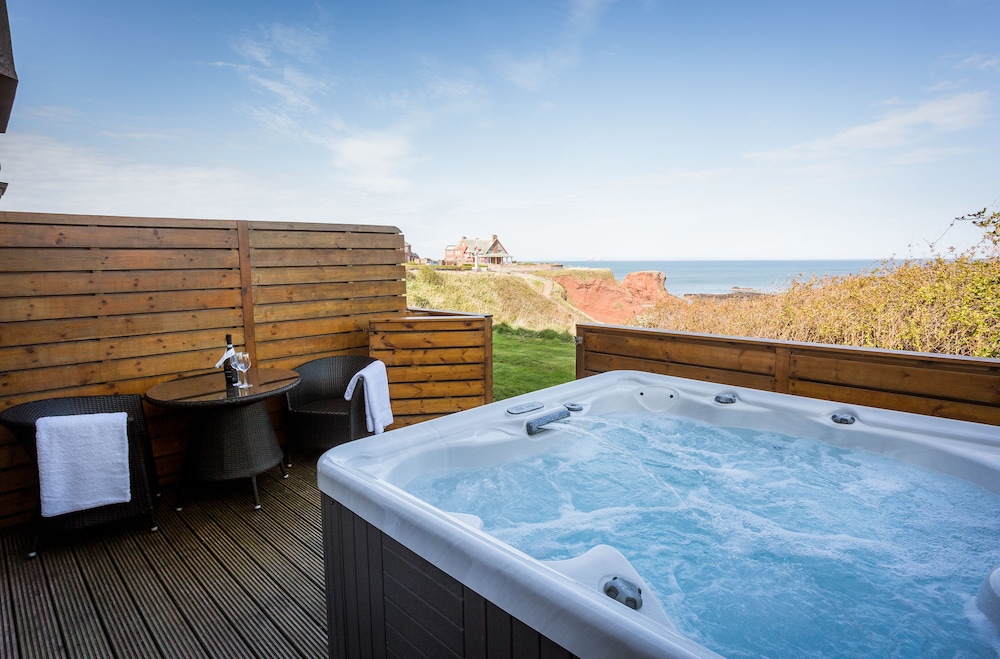 Junior Suite, 1 Double Bed, Hot Tub, Sea View