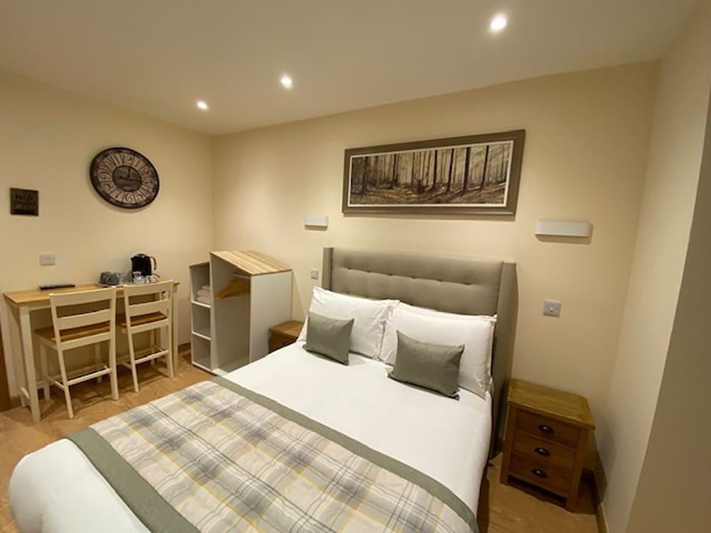 Deluxe Double Room, Ensuite, City View