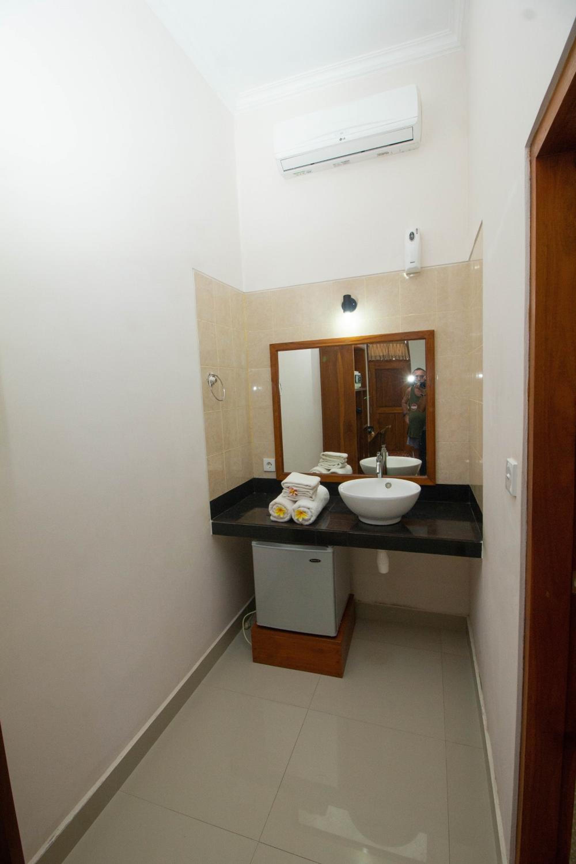 Deluxe Twin Room with Balcony and Garden View - Photo 3