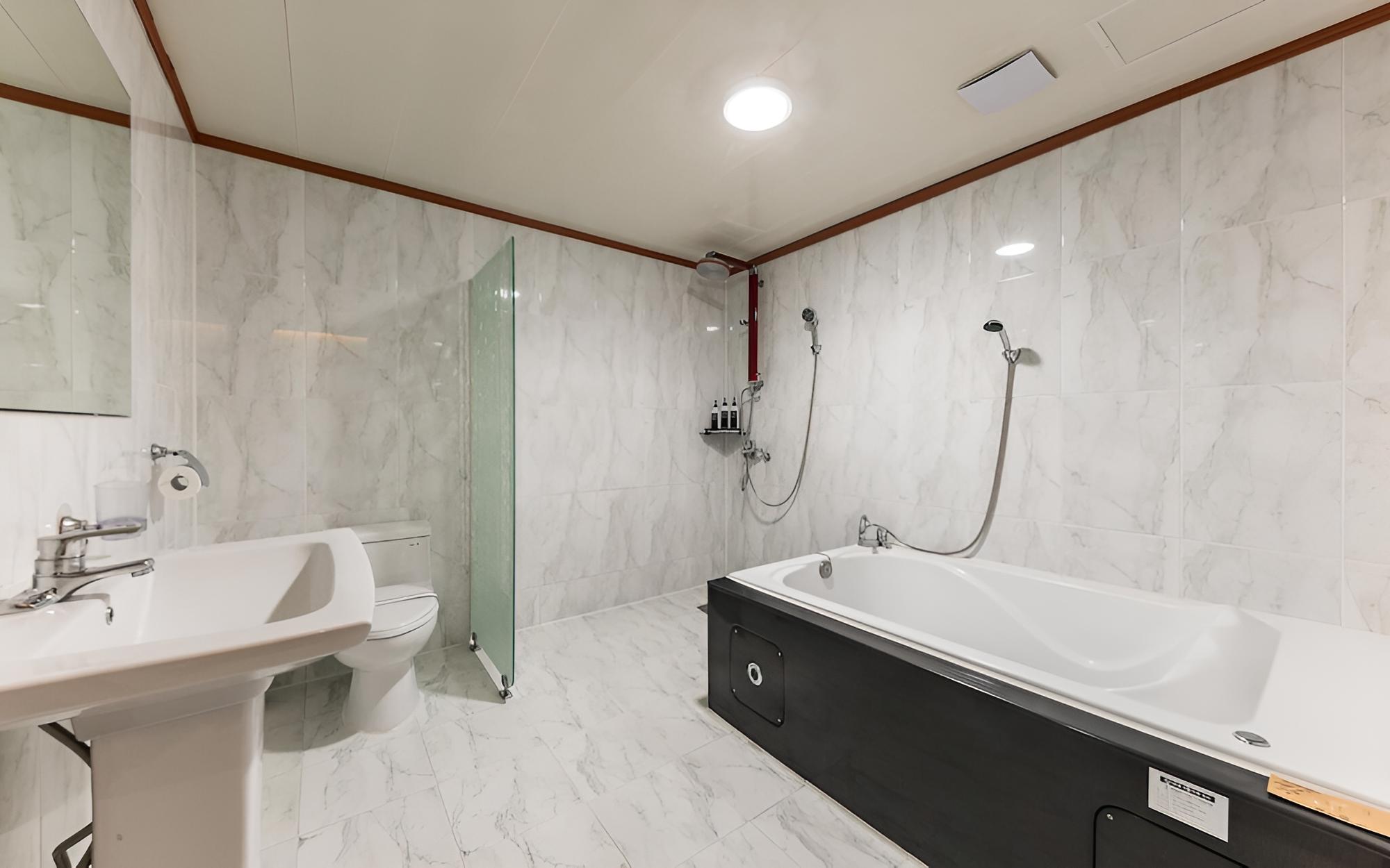 Room (Twin B (Double and Single Spa OTT)) photo 2