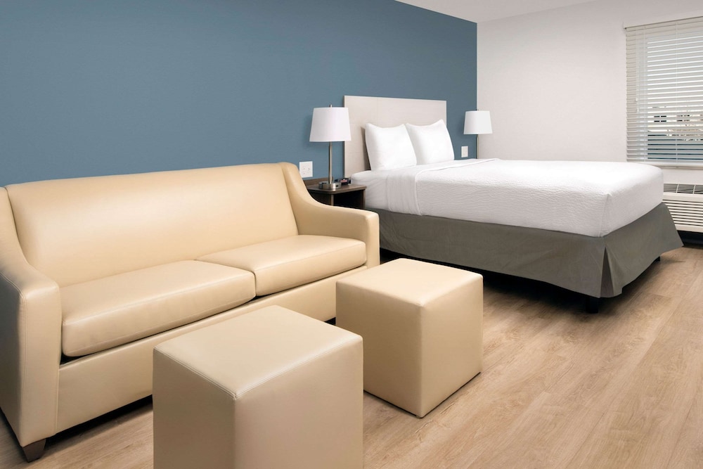 Standard Room, 1 Queen Bed with Sofa bed, Non Smoking (1 Person Sofa Bed) photo 1