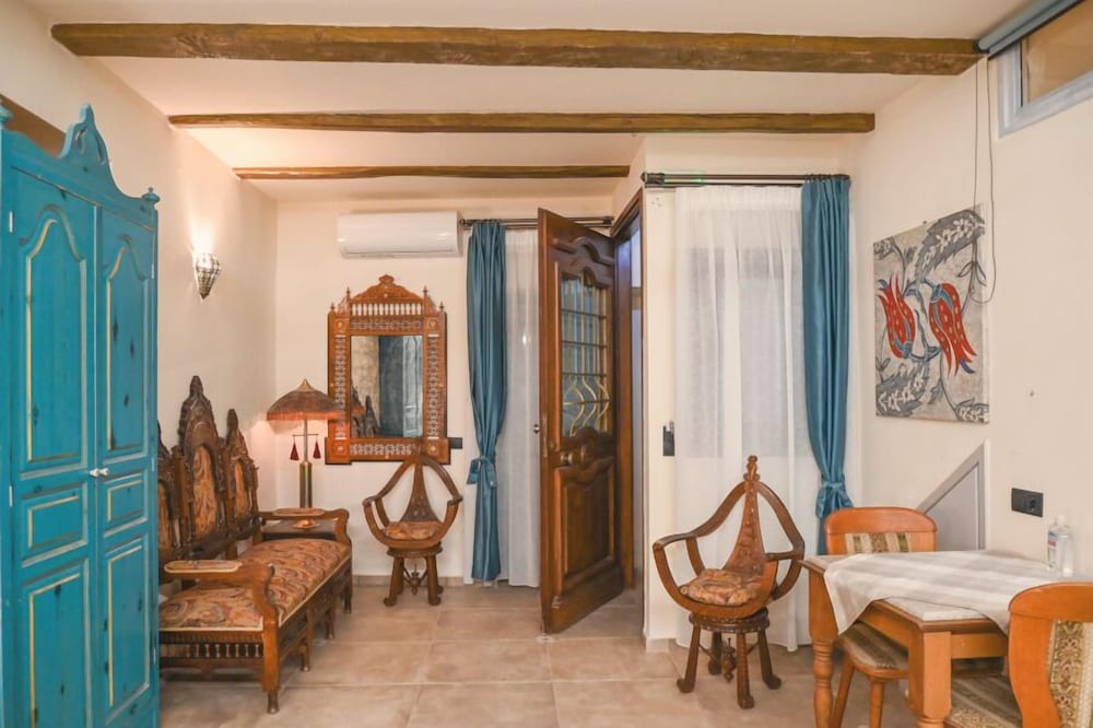 Superior Studio Suite with interior Jacuzzi and Hammam (hammam facility has additional price) photo 3
