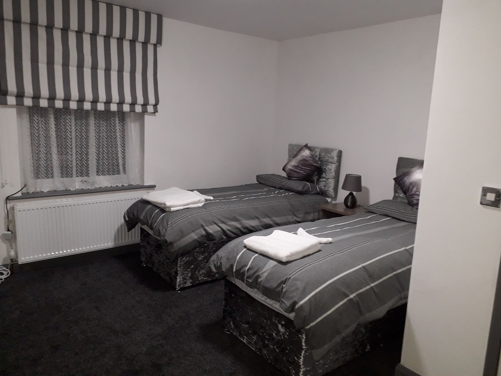 Luxury Double Room, 1 King Bed, Non Smoking, Hill View photo 3