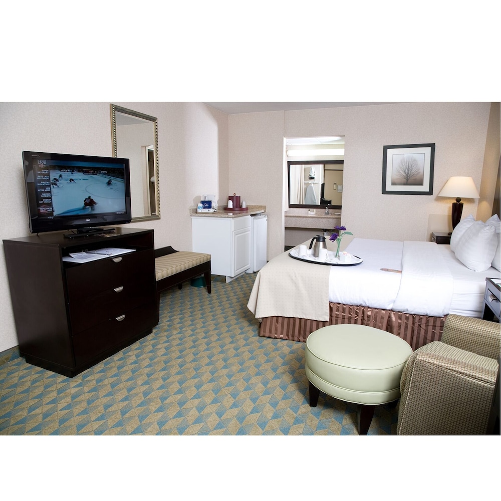 Standard Room, 1 King Bed - Photo 1