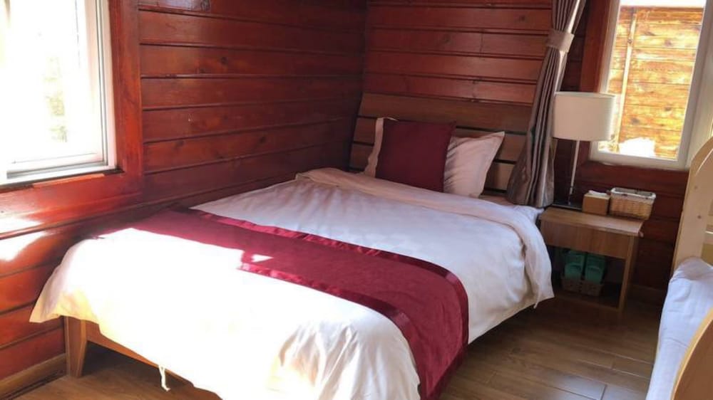 Signature Chalet, 1 Bedroom, Courtyard Area photo 1