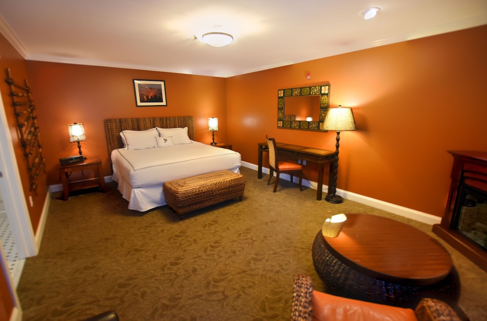 Family Double Room Single Use, Multiple Beds, Courtyard Area (Soaking Tub)