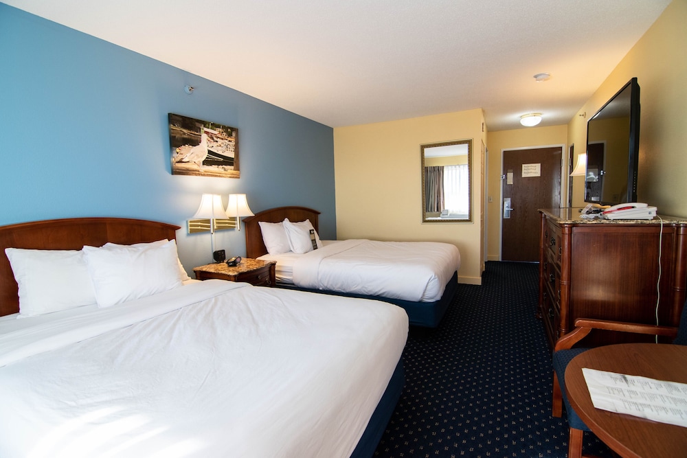 Room, 2 Queen Beds, Balcony, Bay View photo 1
