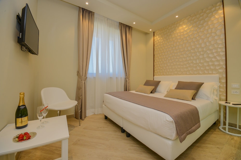 Romantic Duplex, 1 Bedroom, Bathtub, Lake View