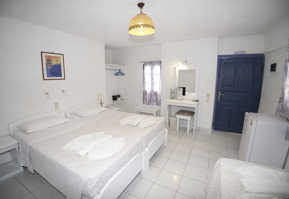 Standard Triple Room - Photo 2