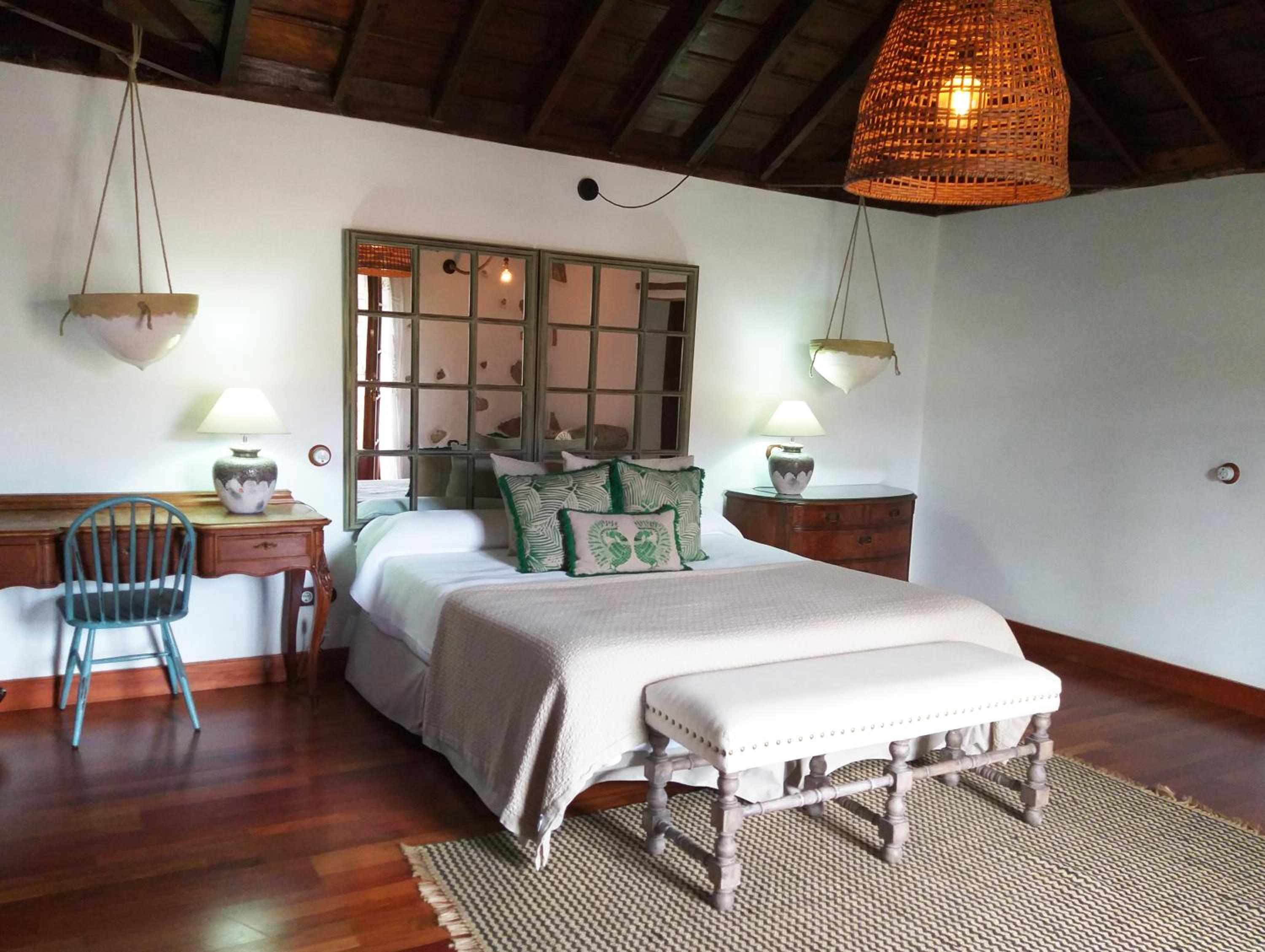 Deluxe Suite 1