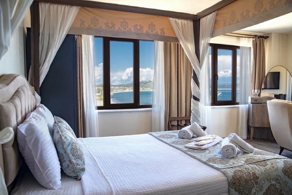 Deluxe Studio Suite, Sea View, Sea Facing photo 1