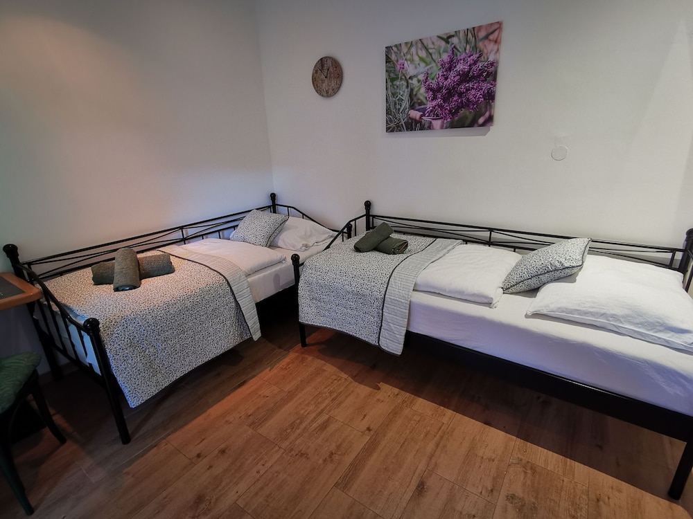 Double Room with 2 Extra Beds photo 3