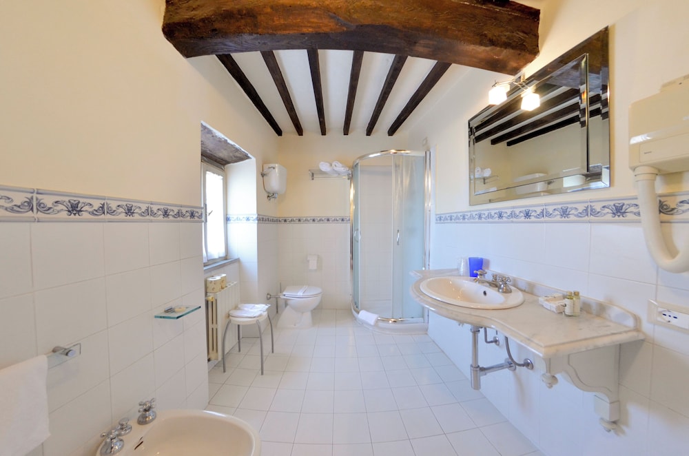 Panoramic Suite - Photo 9