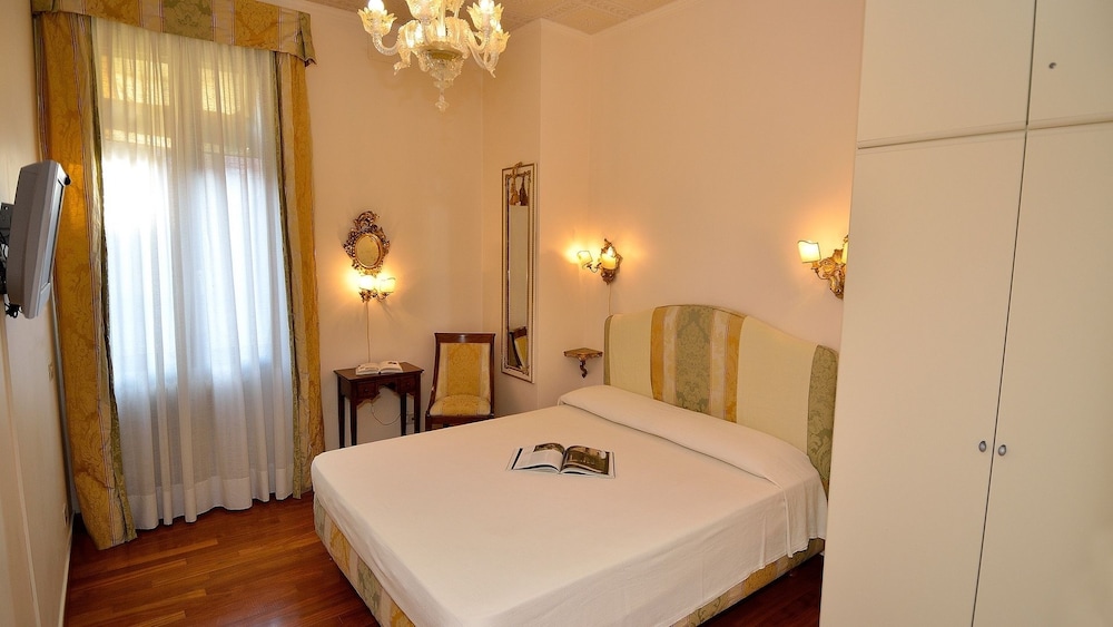 Double Room, Private Bathroom (not in room) photo 1