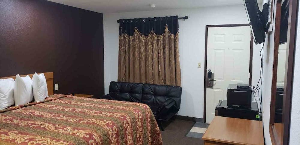 Room, 1 King Bed, Non Smoking photo 1