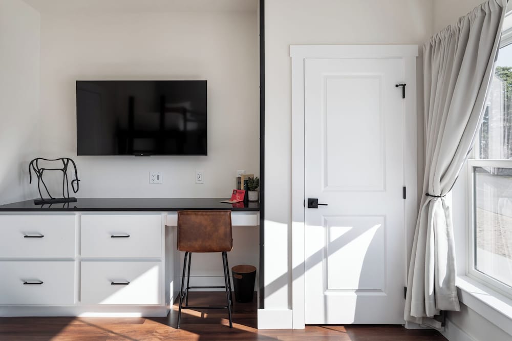Two Bedroom/Two Bathroom Suite photo 3