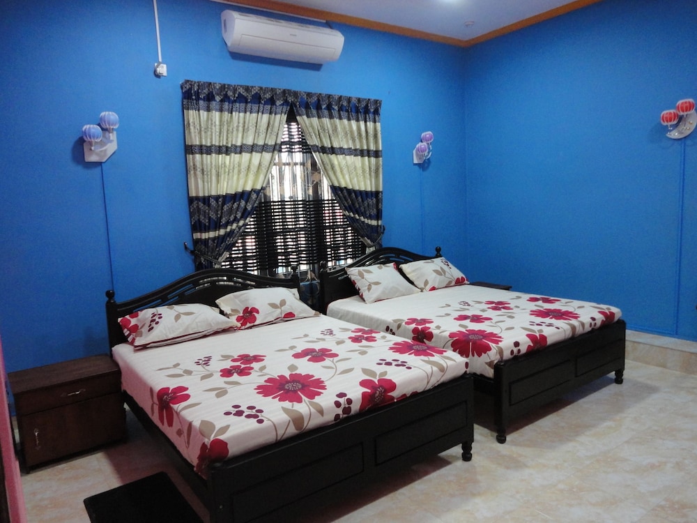 Family Room photo 3