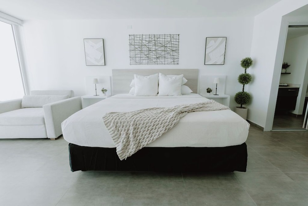 Superior Studio, 1 King Bed with Sofa bed photo 2