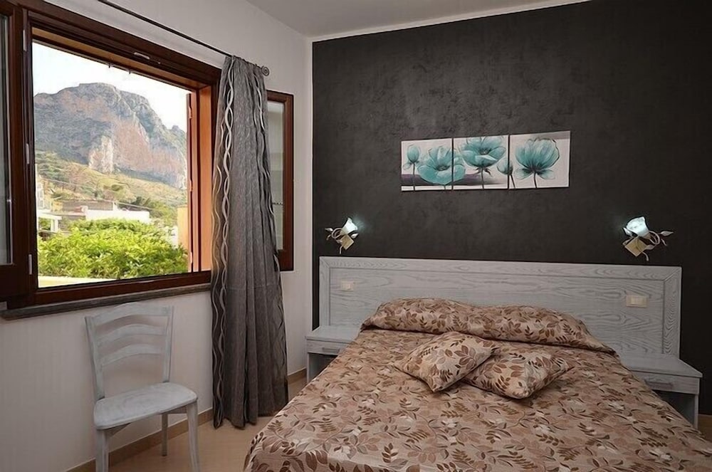 Double or Twin Room photo 3