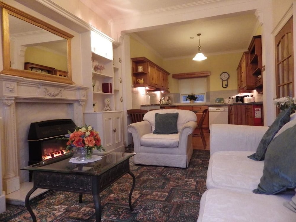 Apartment, 1 Bedroom, Kitchen photo 2