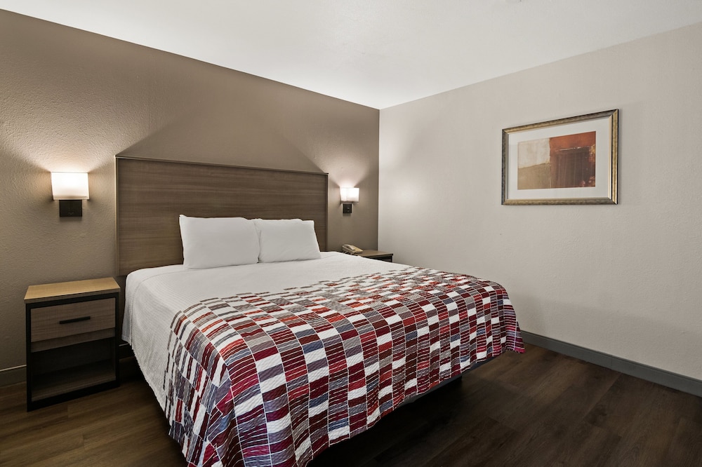 Suite, 1 King Bed with Sofa bed, Non Smoking - Photo 5