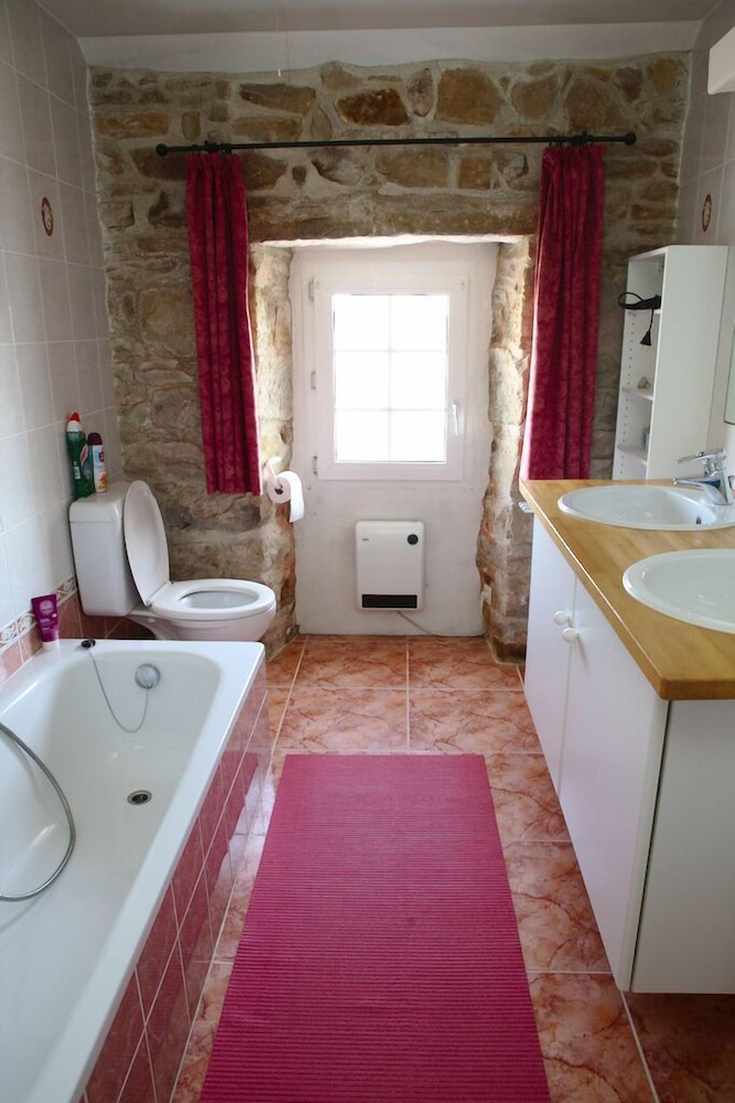 House, 3 Bedrooms photo 3