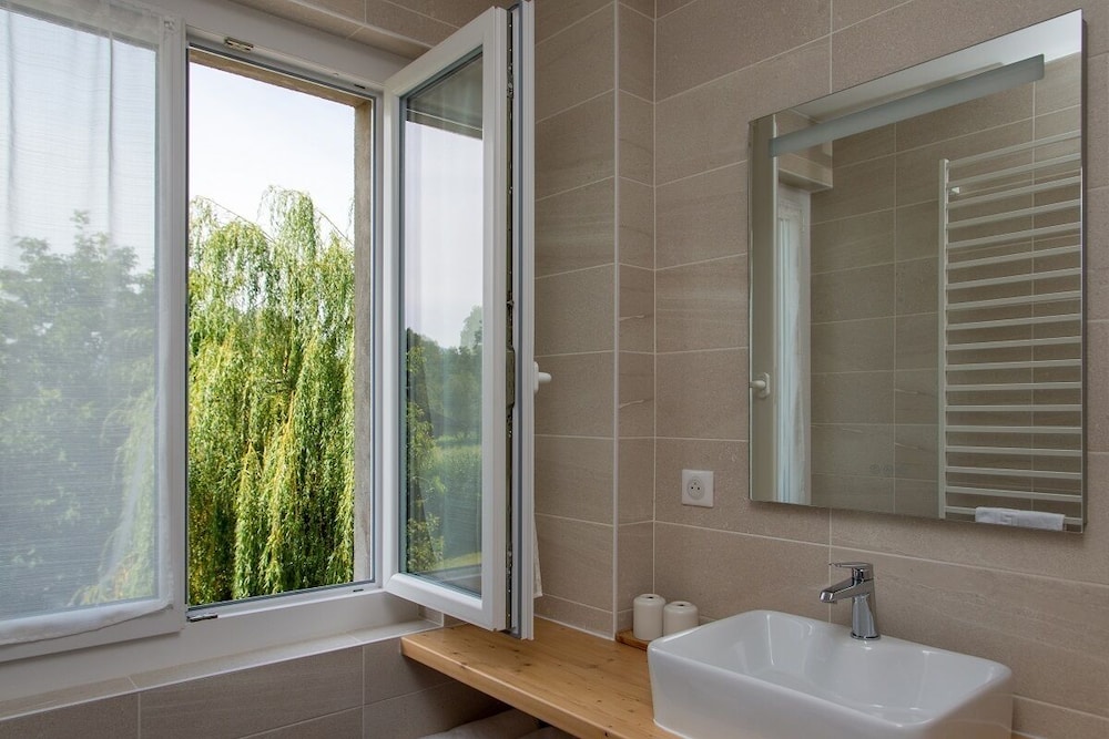 Deluxe Double Room (JARO) photo 3