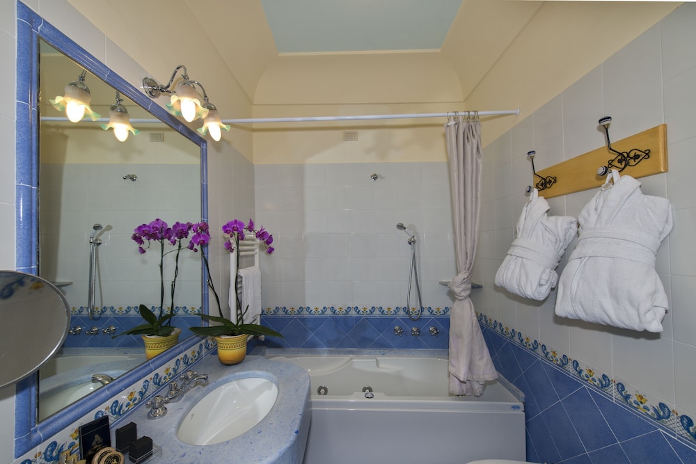 NO VIEW Double Room - Photo 8
