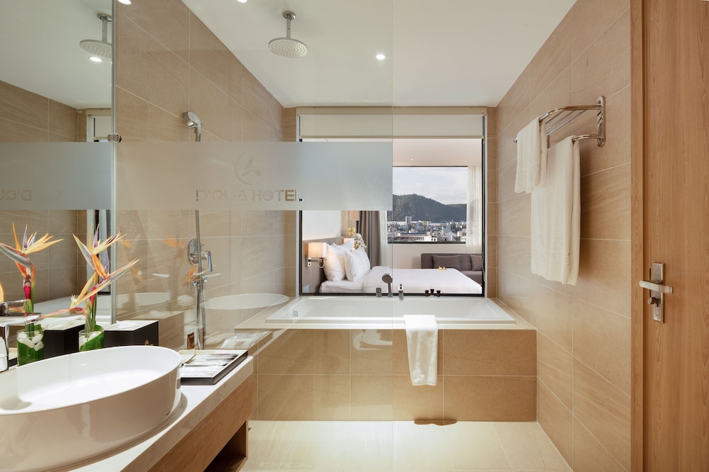 Deluxe Double City View - Free Hair Washing - Photo 6