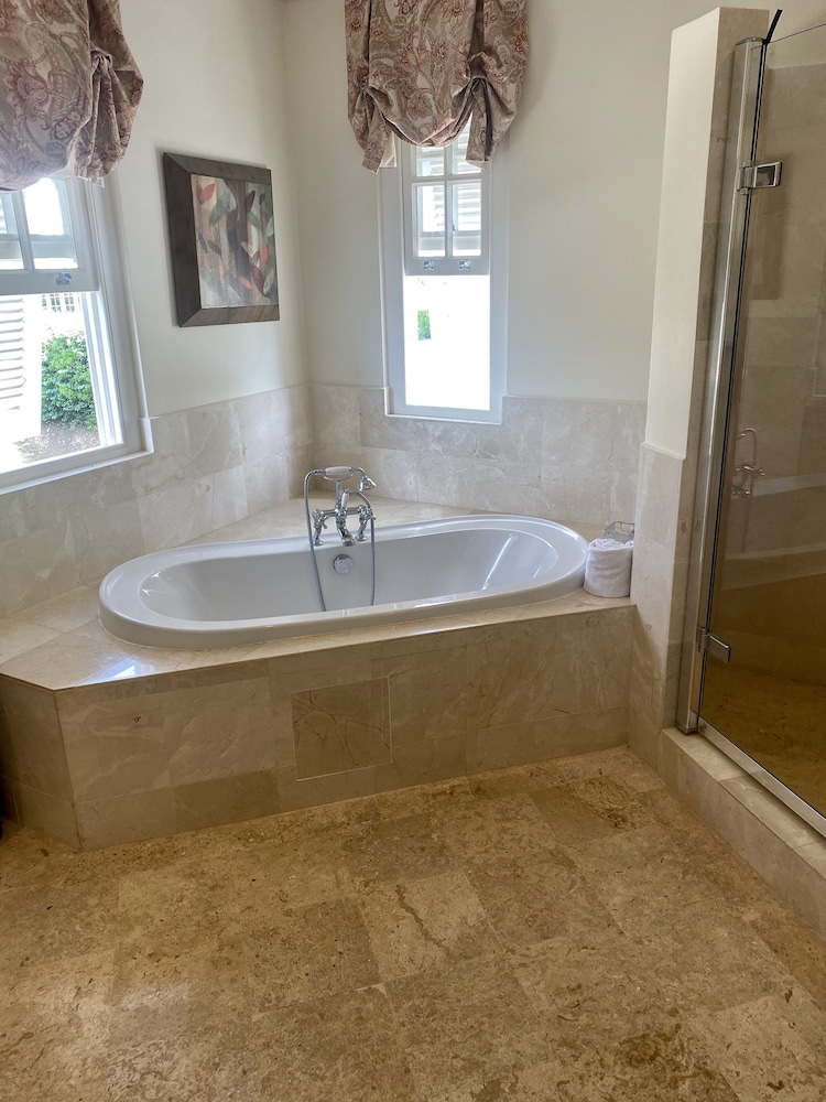 Luxury Villa, 4 Bedrooms, Non Smoking, Pool View photo 2