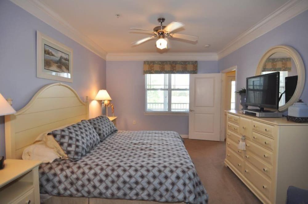 公寓 (1309 Crow Creek Drive)