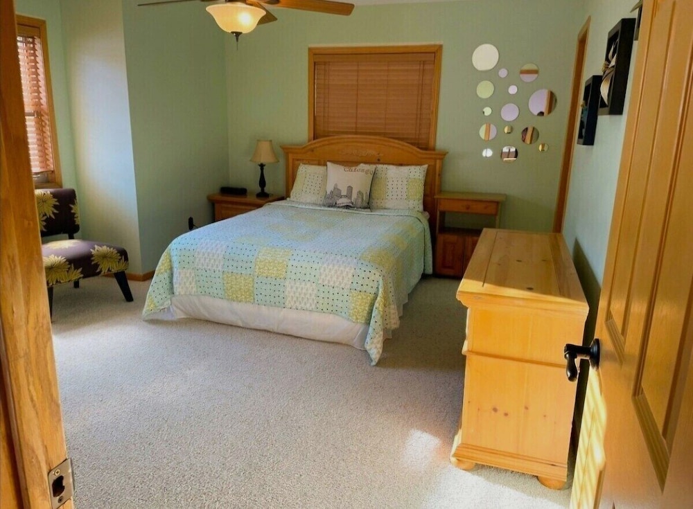 House, Private Bathroom (Olive Tree Rentals) photo 3