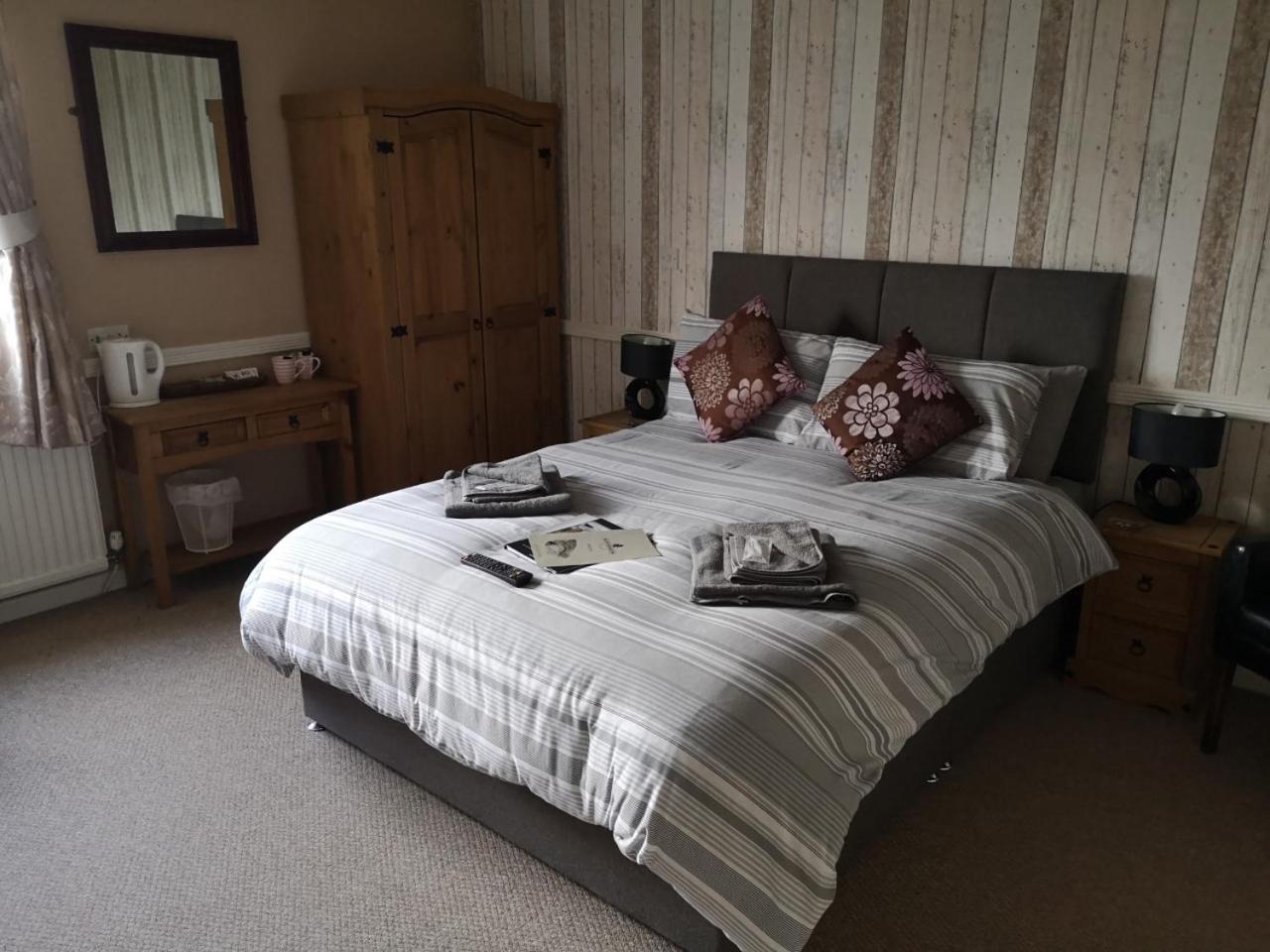 Large Double Room photo 2