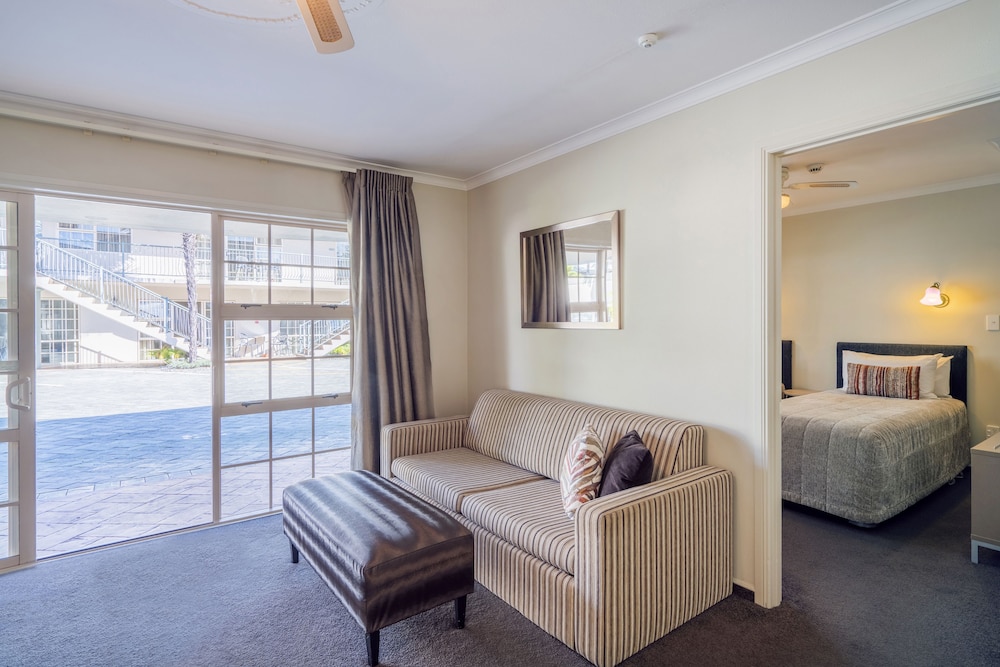 Family Suite, 2 Bedrooms, Private Pool - Photo 7