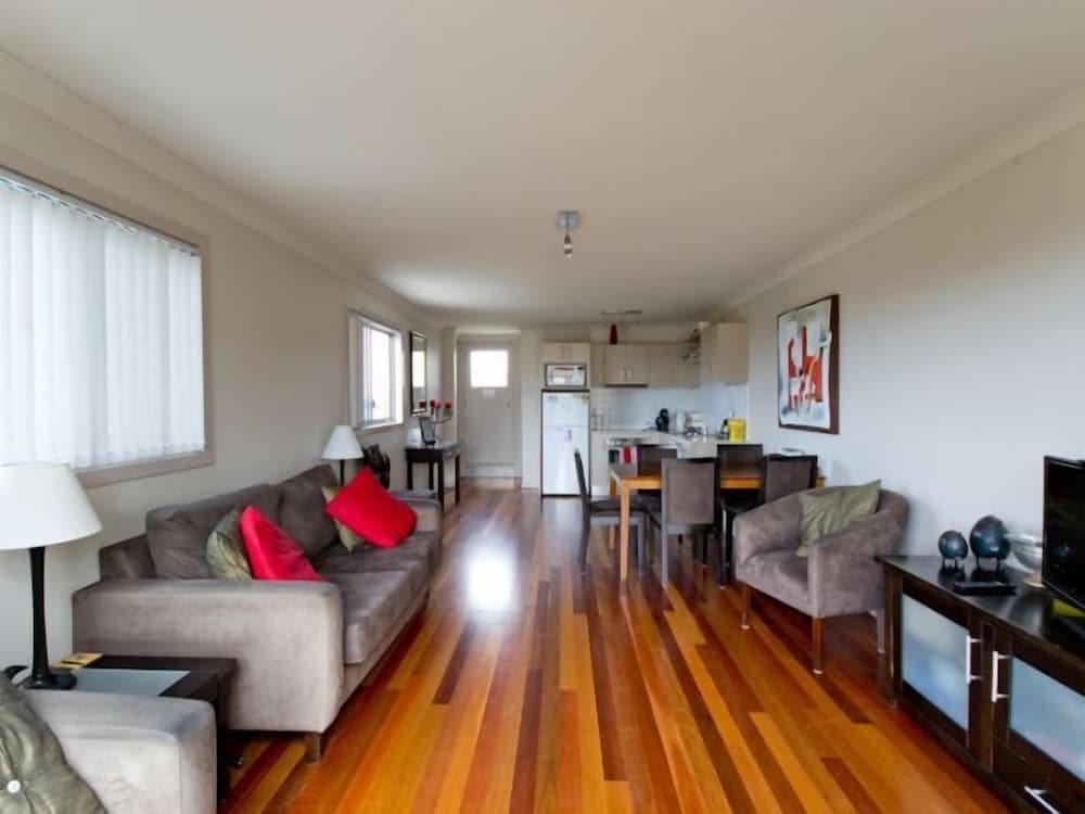 Seaspray Apartment 8 (5 night min) photo 3