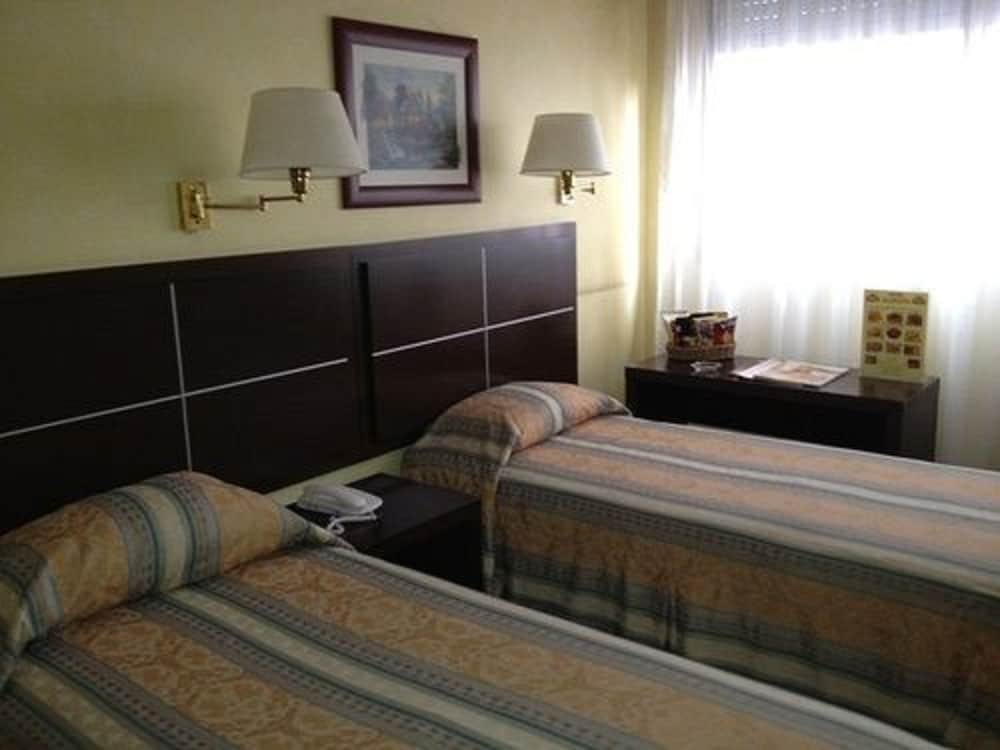 Standard Twin Room, 1 Bedroom - Photo 3