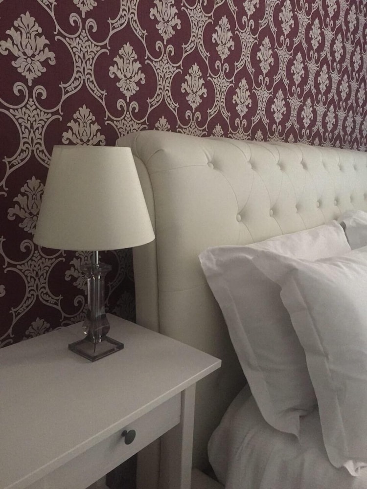 Elite Room, 1 Queen Bed, Ensuite photo 3