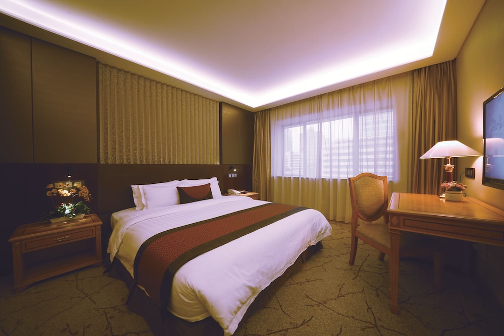 Economy Suite - Photo 1
