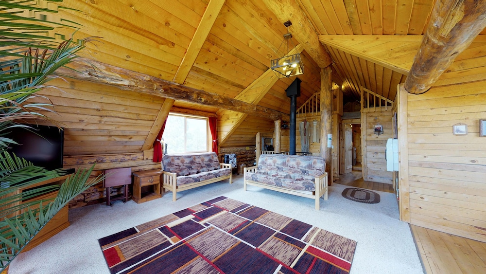 Cabin (Gorgeous Romantic Cabin with Deck  BB) photo 1