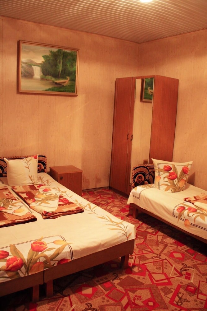 Economy Triple Room, Shared Bathroom photo 1