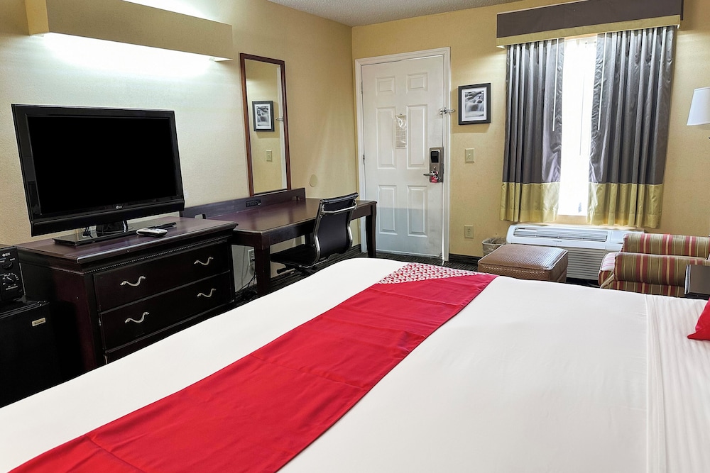Room (King Bed Non-Smoking) - Photo 4