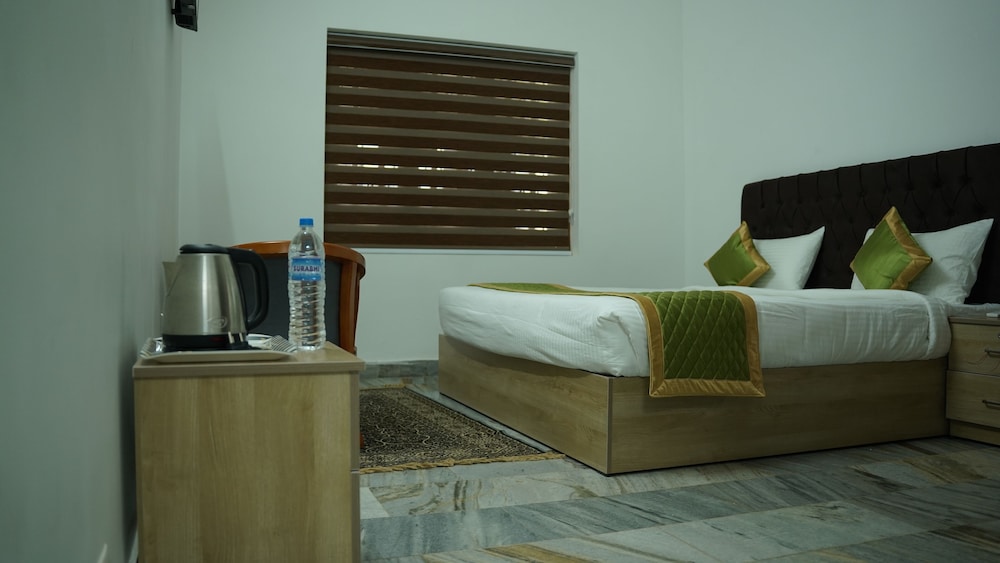 Deluxe Double Room, Garden View