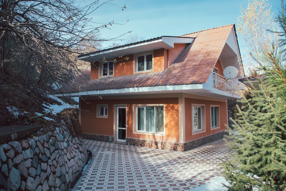 Premier Cottage photo 3